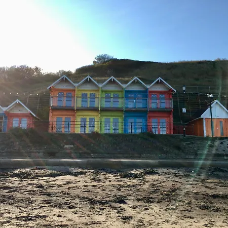 Stylish With Free Parking, Lift & Views Appartement