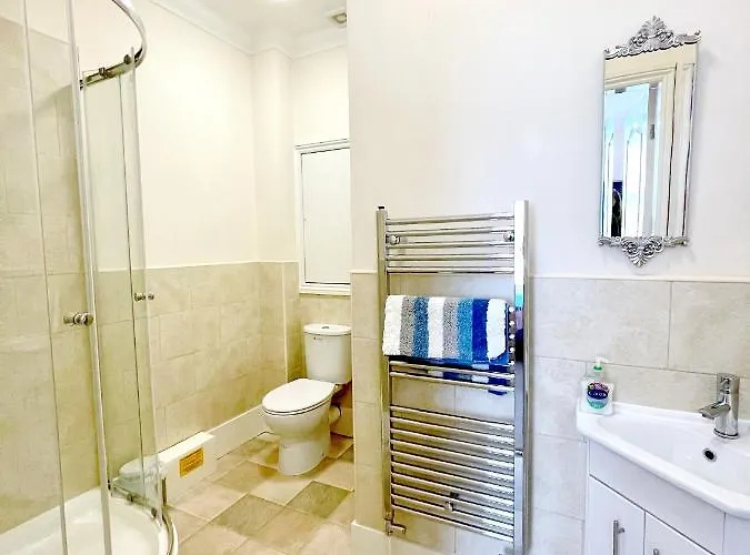 Apartman Stylish With Free Parking, Lift & Views Scarborough