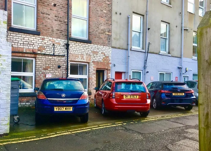 Stylish With Free Parking, Lift & Views Apartman