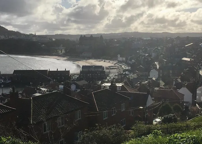 Stylish With Free Parking, Lift & Views